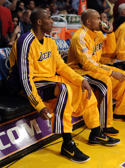 完全不同 完全不同