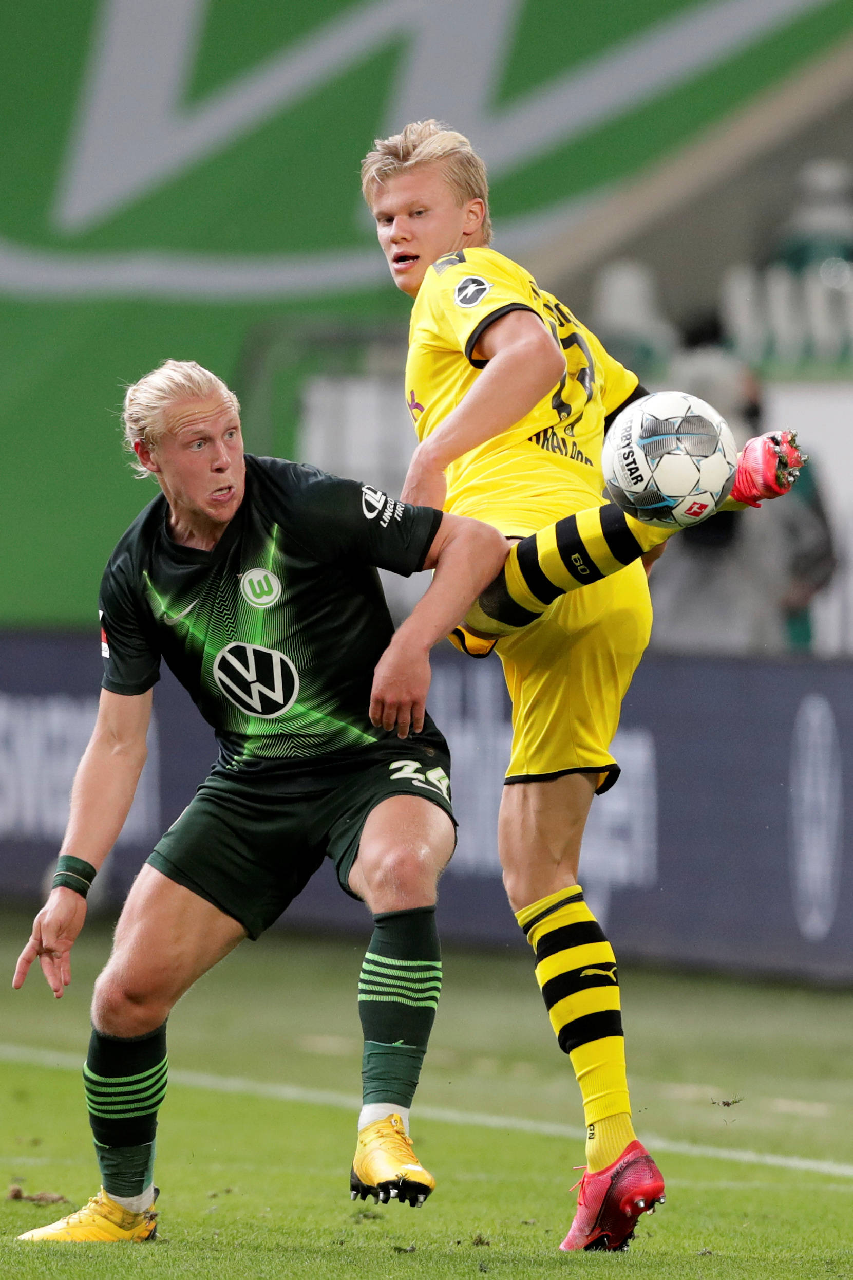 右后卫高位 右后卫高位